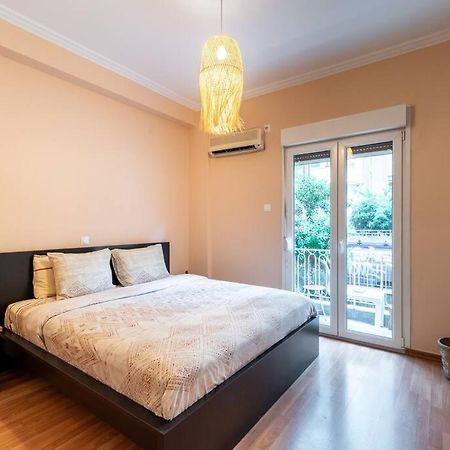 Modern African-Inspired Flat Daire Atina Dış mekan fotoğraf