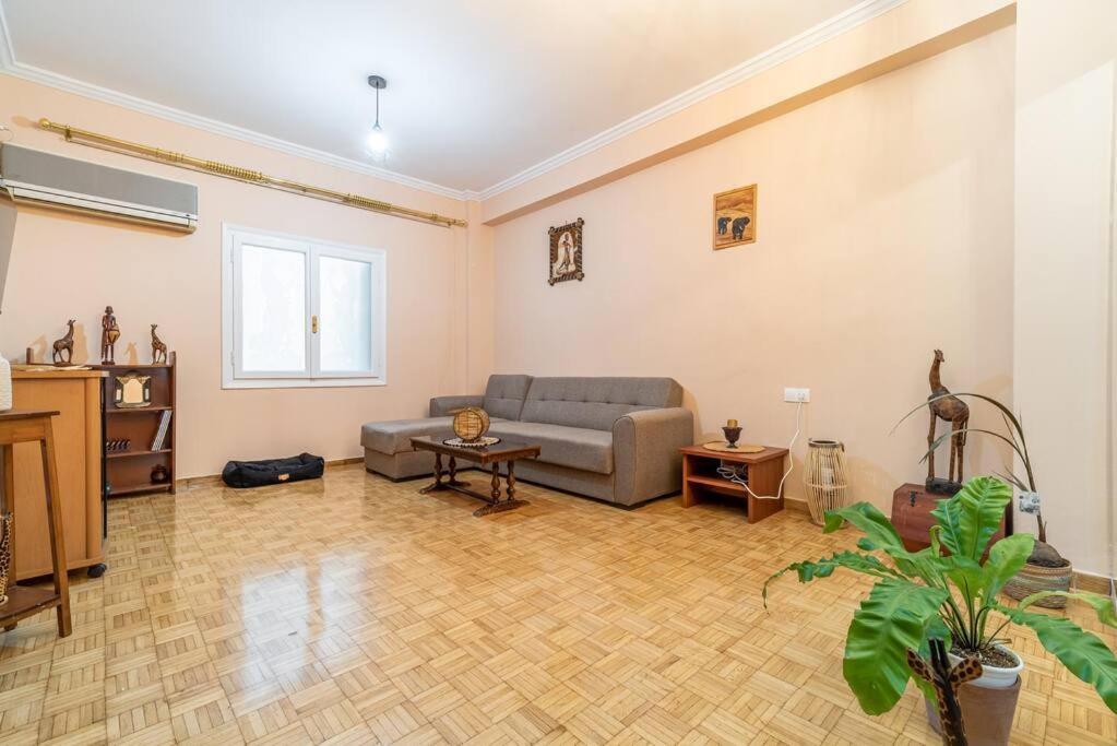Modern African-Inspired Flat Daire Atina Dış mekan fotoğraf