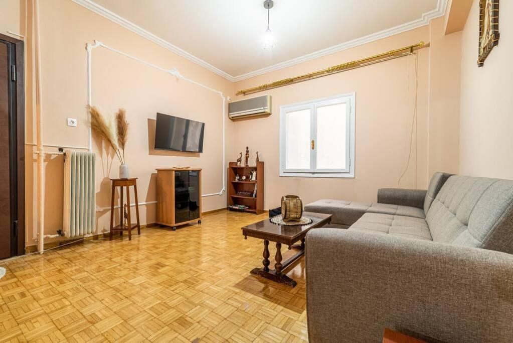 Modern African-Inspired Flat Daire Atina Dış mekan fotoğraf